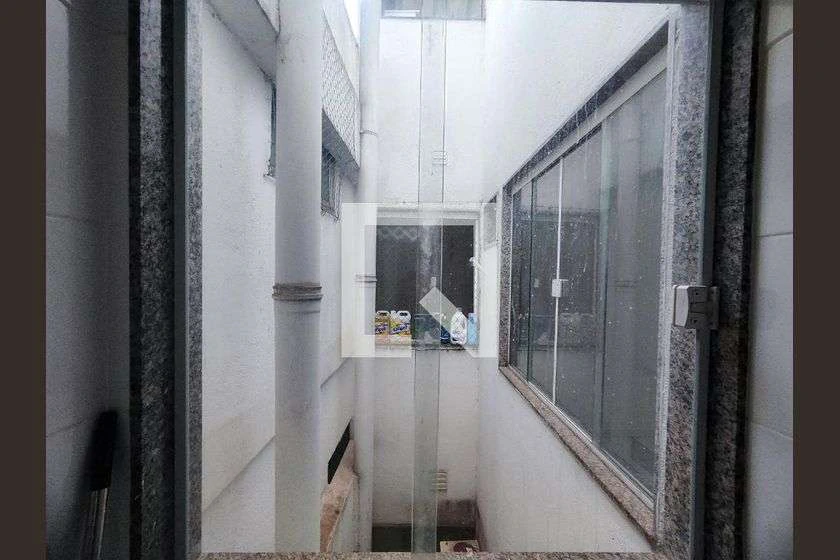 Apartamento de 1 dormitorio con balcón y cocina abierta — photo 30
