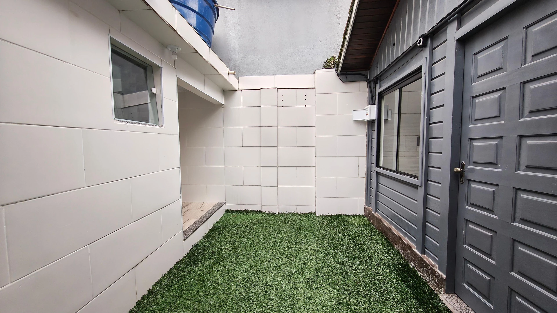 140 m² house with a grill on the balcony and a garden — photo 19
