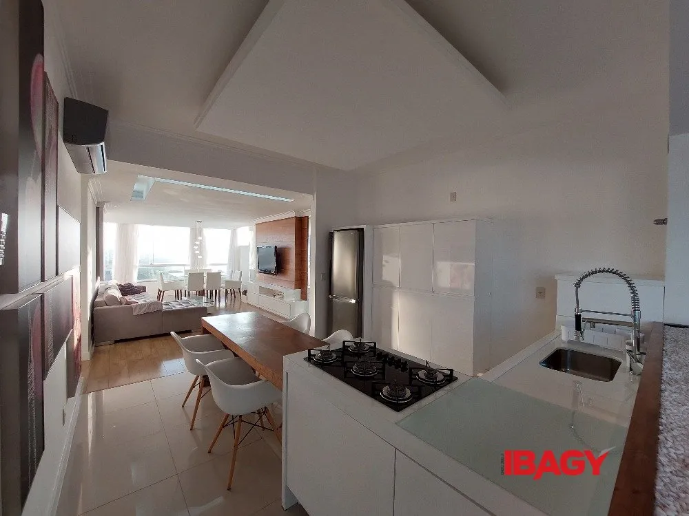 Furnished 145 m² apartment with 3 bedrooms and 2 parking — photo 5