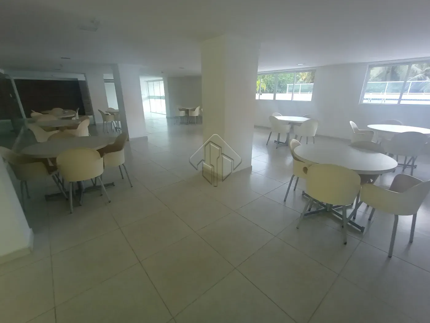 Balcony with a grill in a 2-bedroom apartment, 66 m² — photo 22