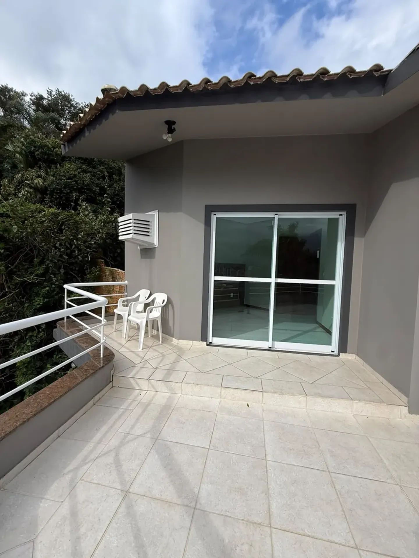 Water view in a 3-bedroom house, 180 m² — photo 30
