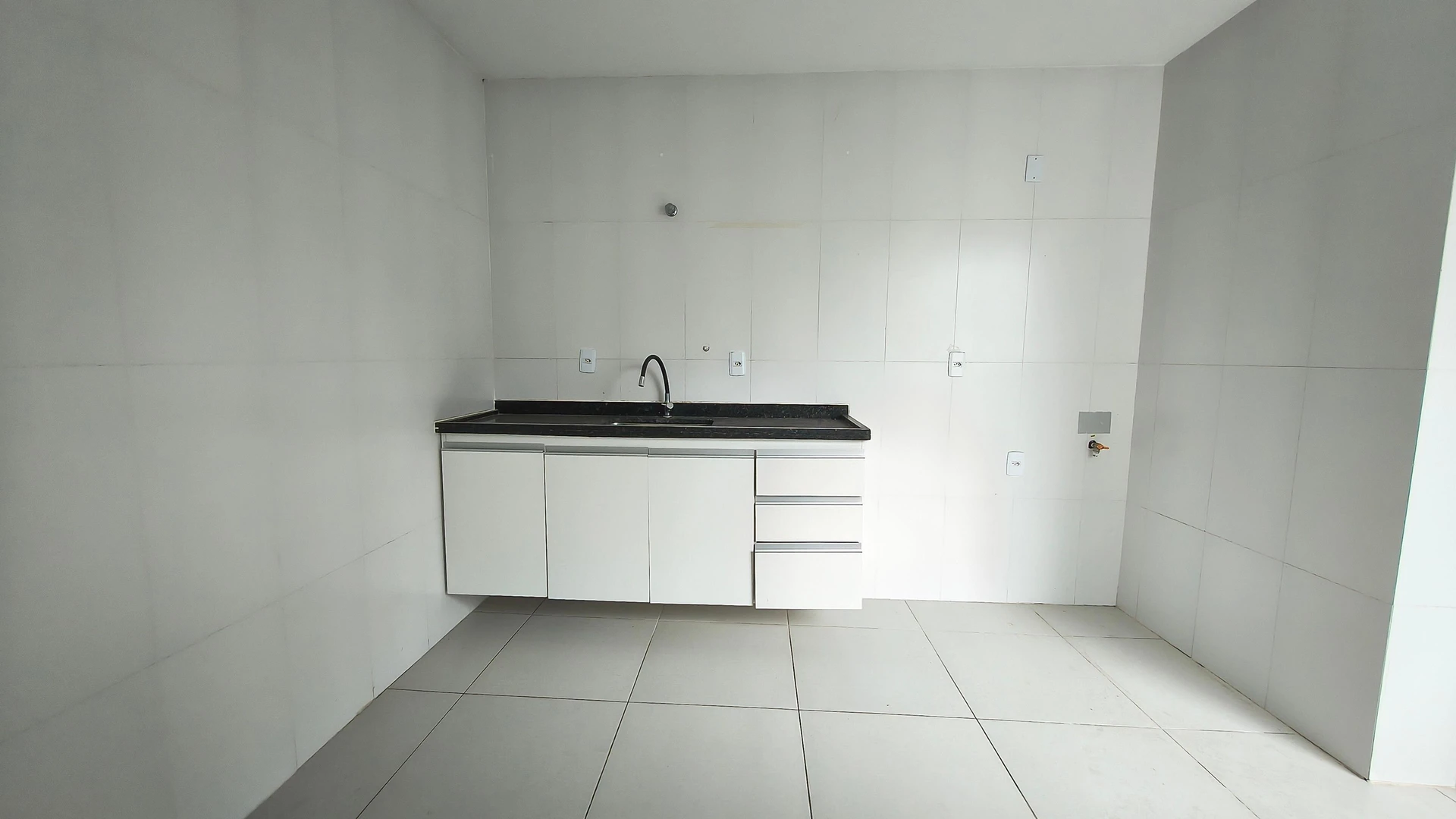 3-bedroom apartment, all with their own bathrooms, 311 m² — photo 27
