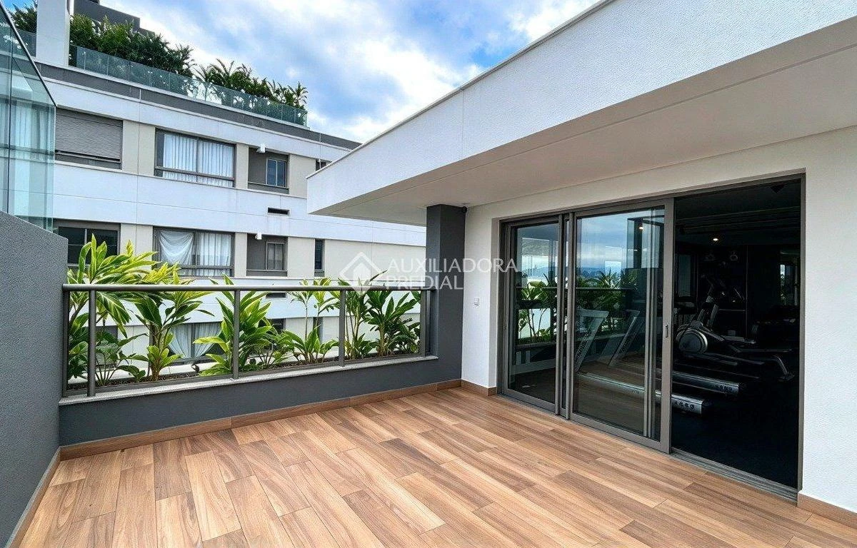 Apartment, 92 m², with floor-to-ceiling windows — photo 4
