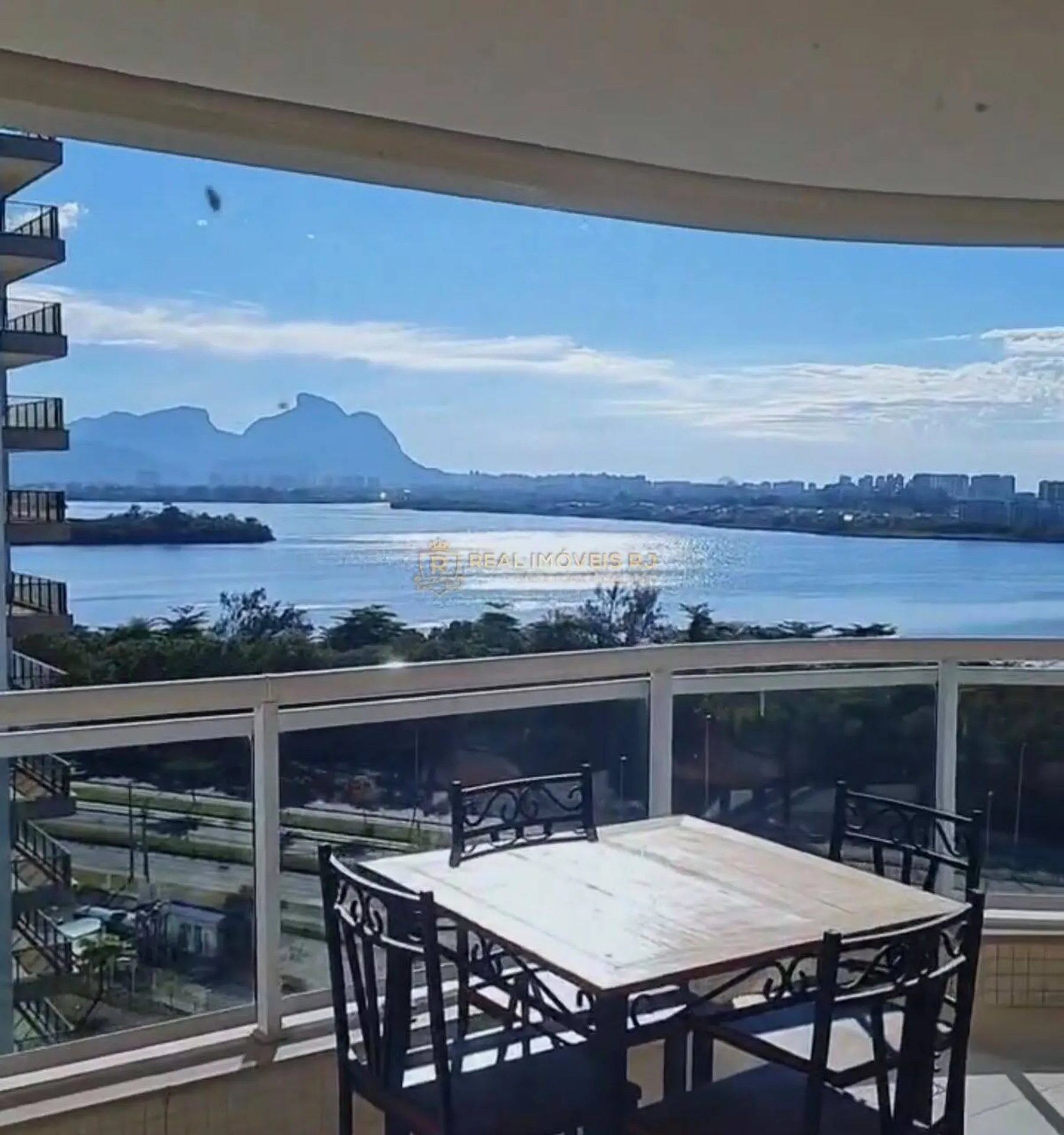 Vista al agua y 3 dormitorios: departamento de 115 m² — photo 3