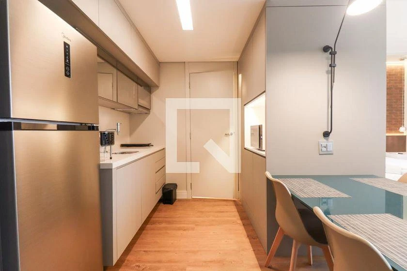 Furnished 1-bedroom apartment with open-plan kitchen — photo 12