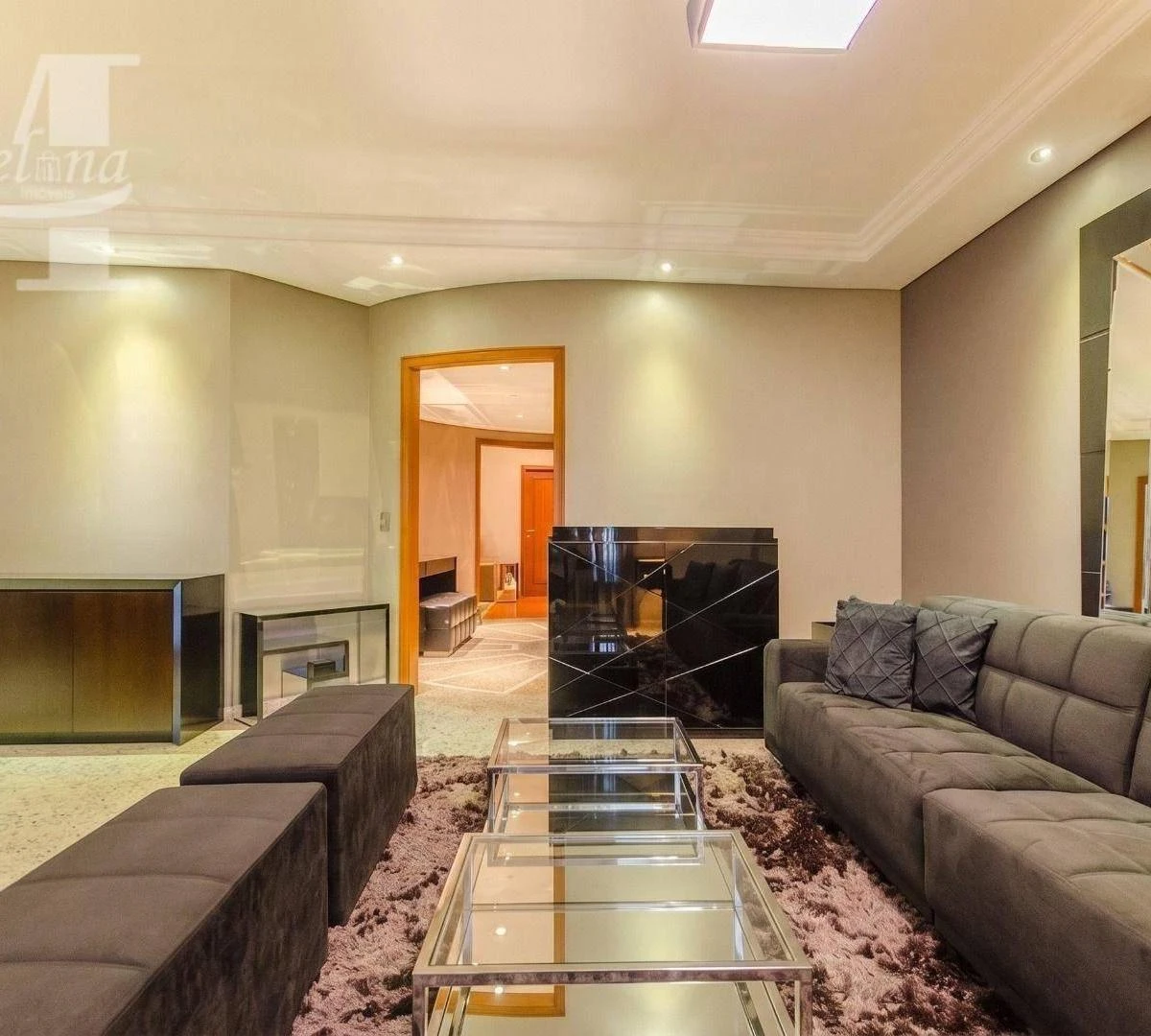 Furnished apartment with air conditioning and 3 parking