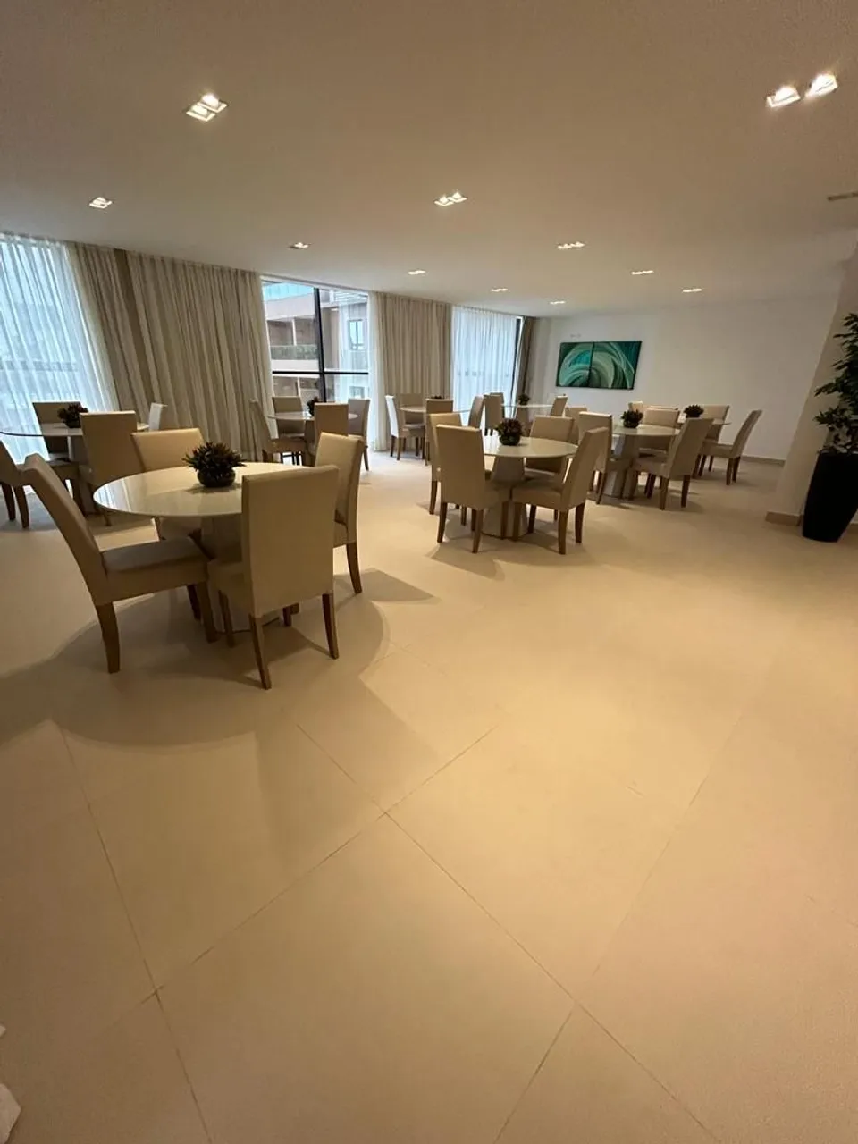 Apartamento amueblado de 3 dormitorios con balcón