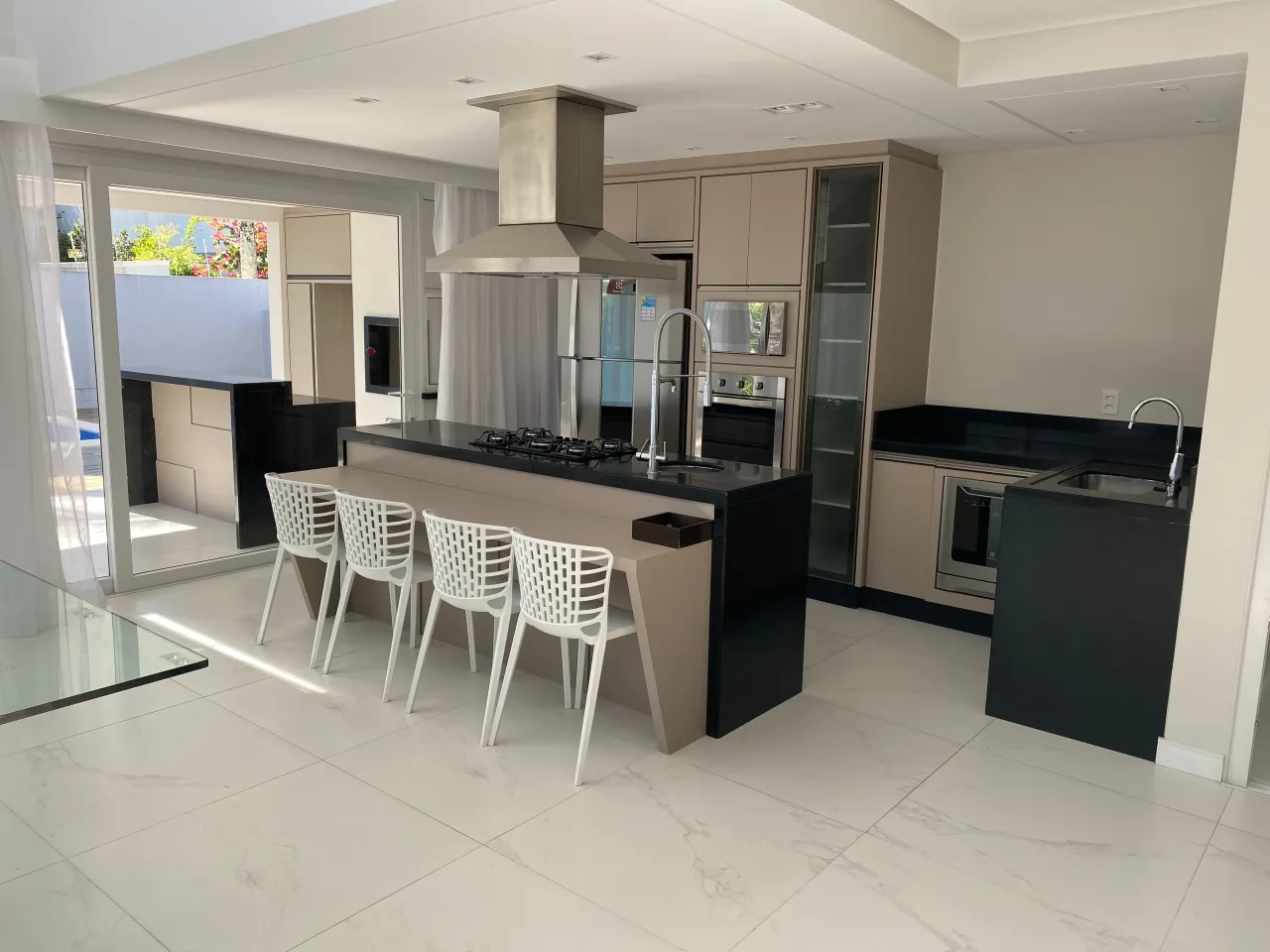 Furnished house with 5 bedrooms, 5 baths and pool — photo 2