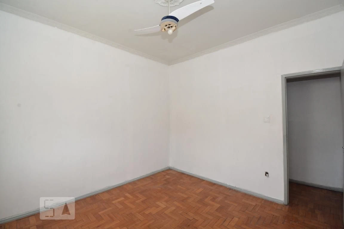 Wood or laminate floors in a 2-bedroom house, 100 m² — photo 36