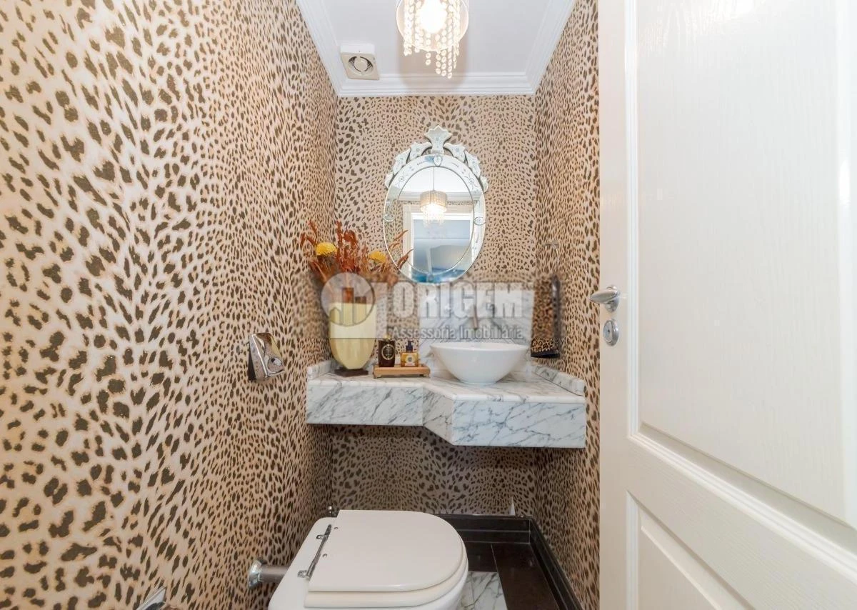 Furnished 216 m² apartment with 3 en-suites — photo 24