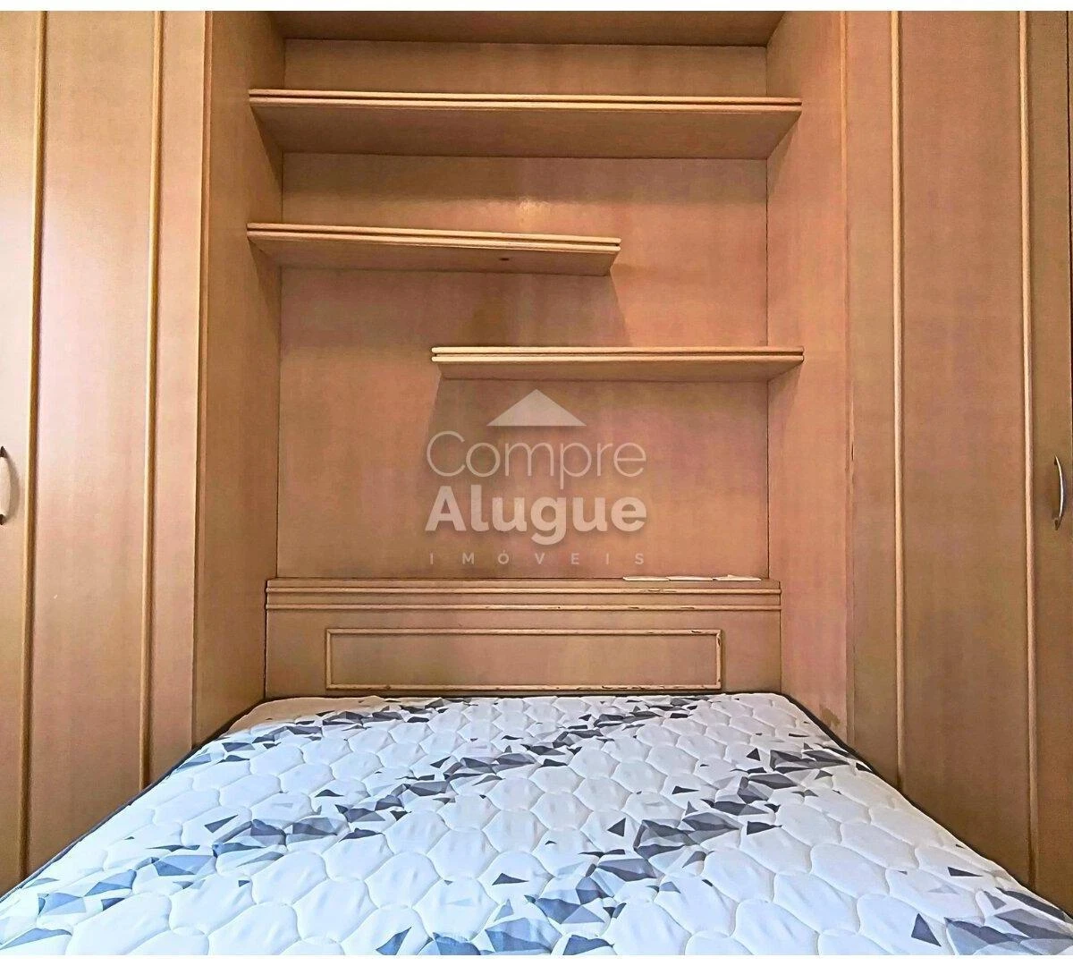 Furnished apartment, 45 m², with wood or laminate floors — photo 9