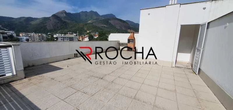 Furnished duplex penthouse with balcony and 3 en-suites — photo 22