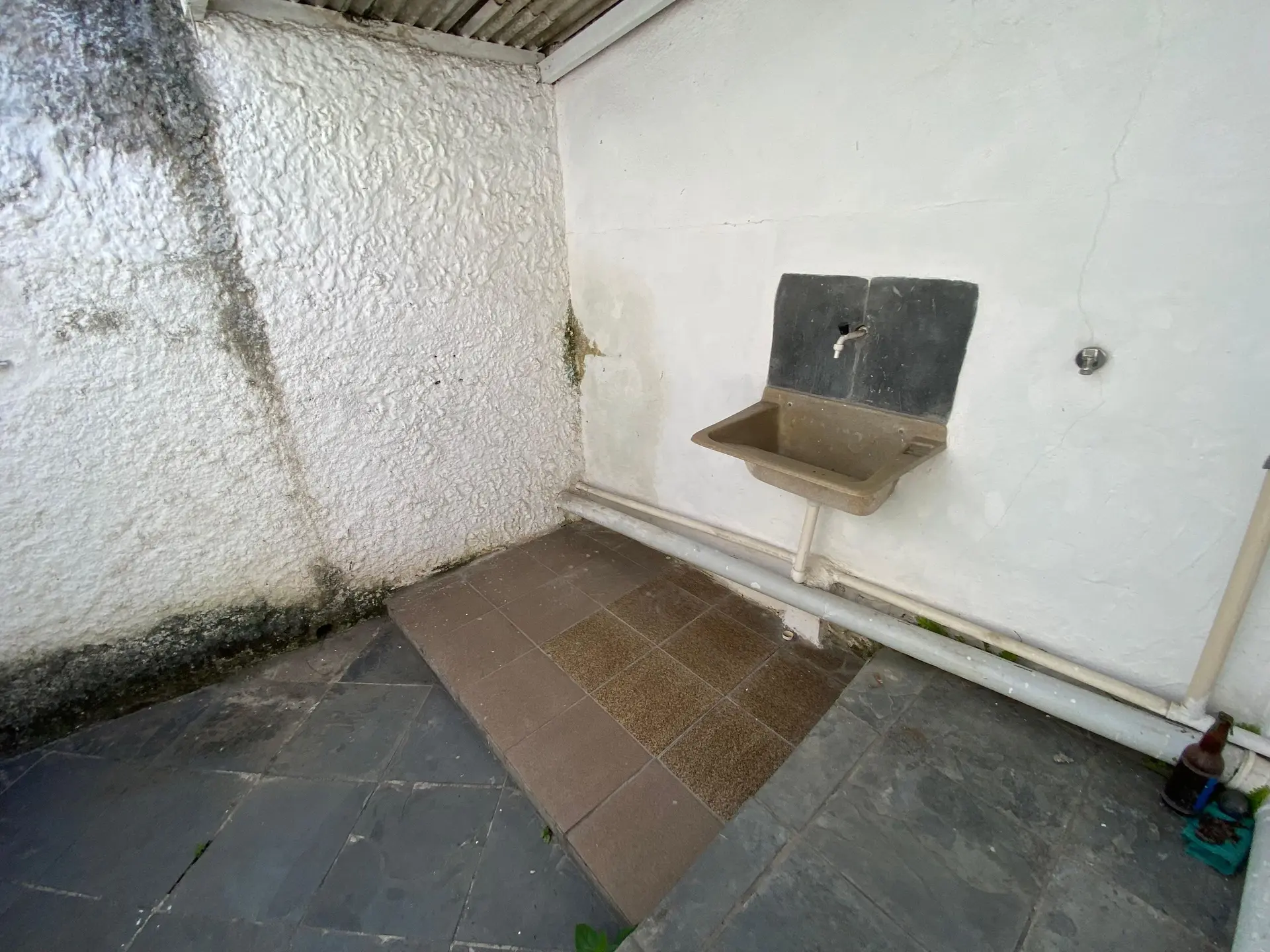 One-bedroom house with a garden — photo 23