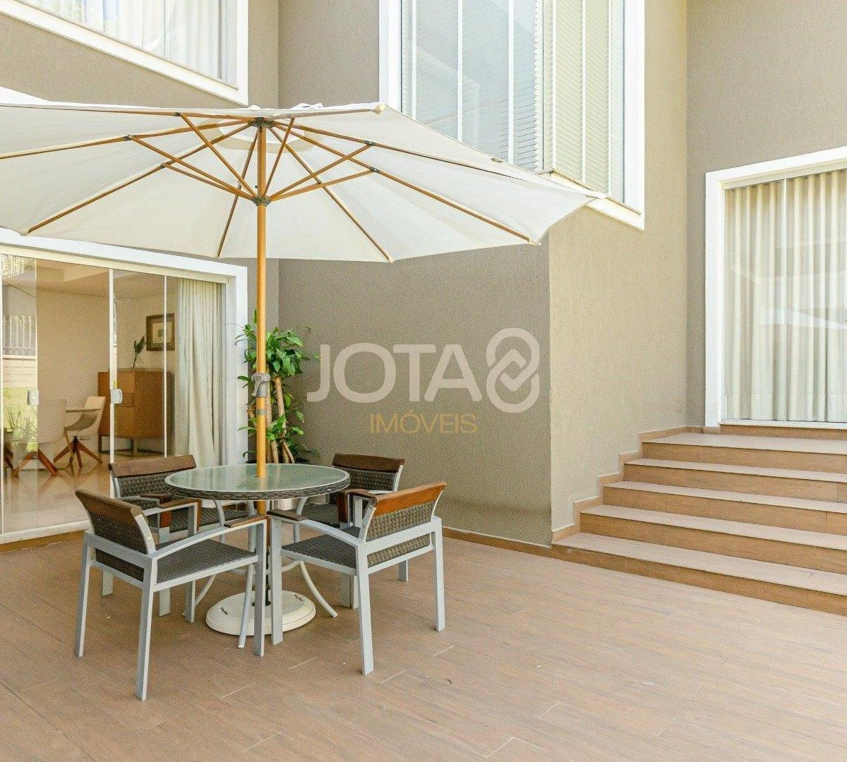 4-bedroom house with a washing machine — photo 12
