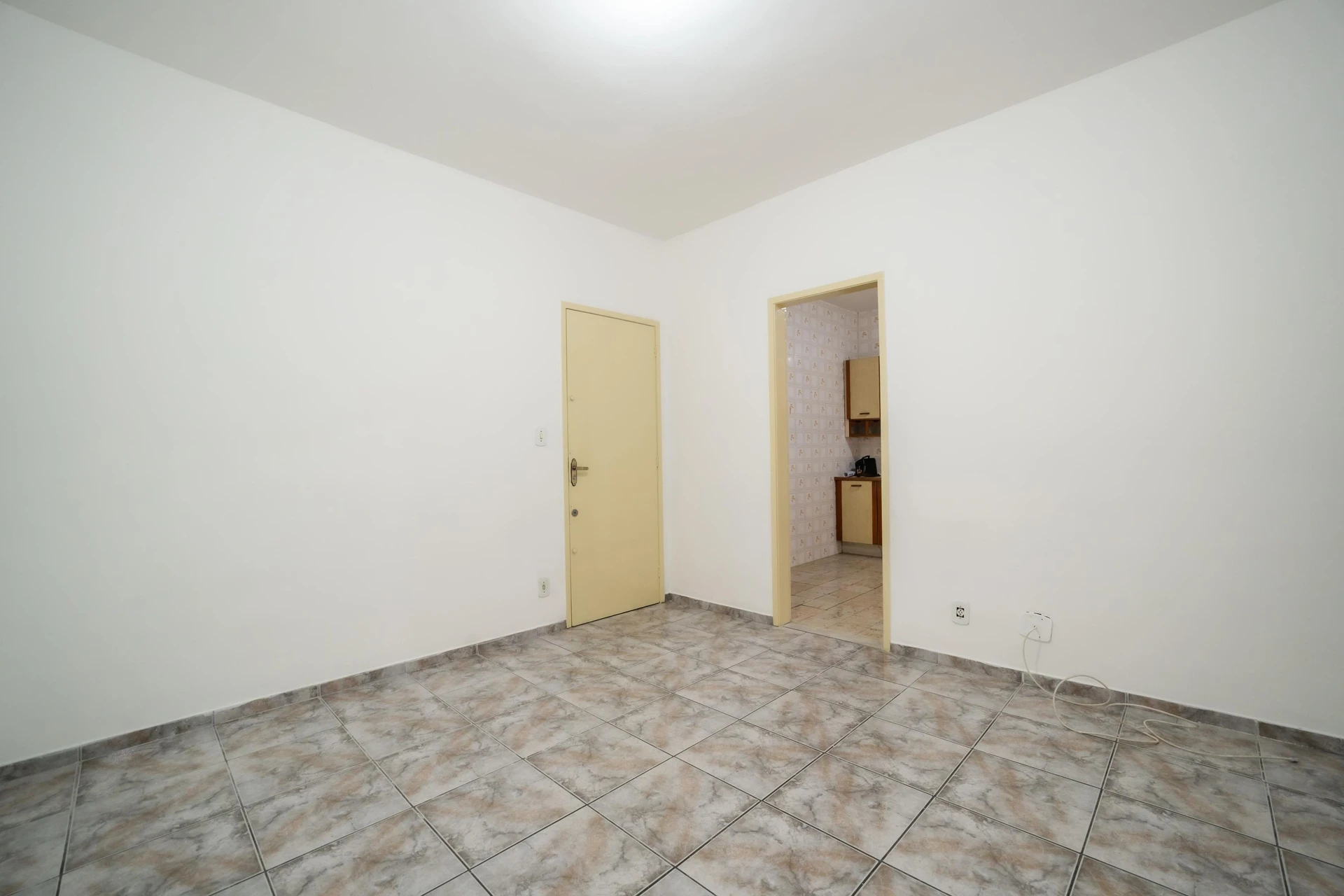 Невринированная квартира с 2 спальнями и зоной стирки — photo 32