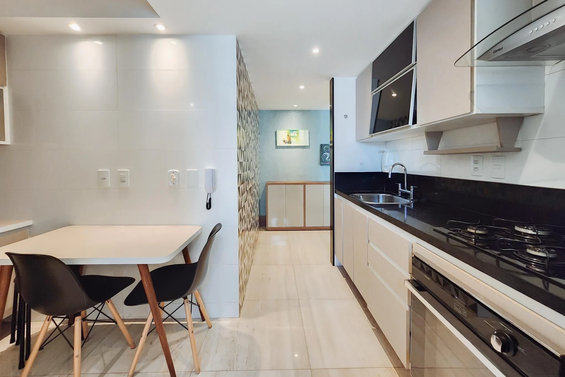 3-bedroom apartment with an ensuite suite and 2 parking — photo 8