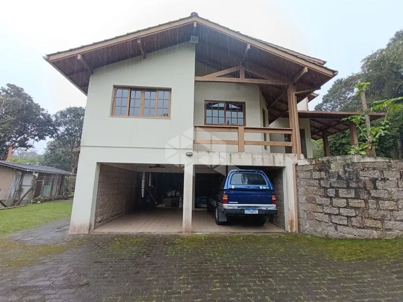 Furnished 360 m² house with 3 bedrooms and 6 parking spaces — photo 42