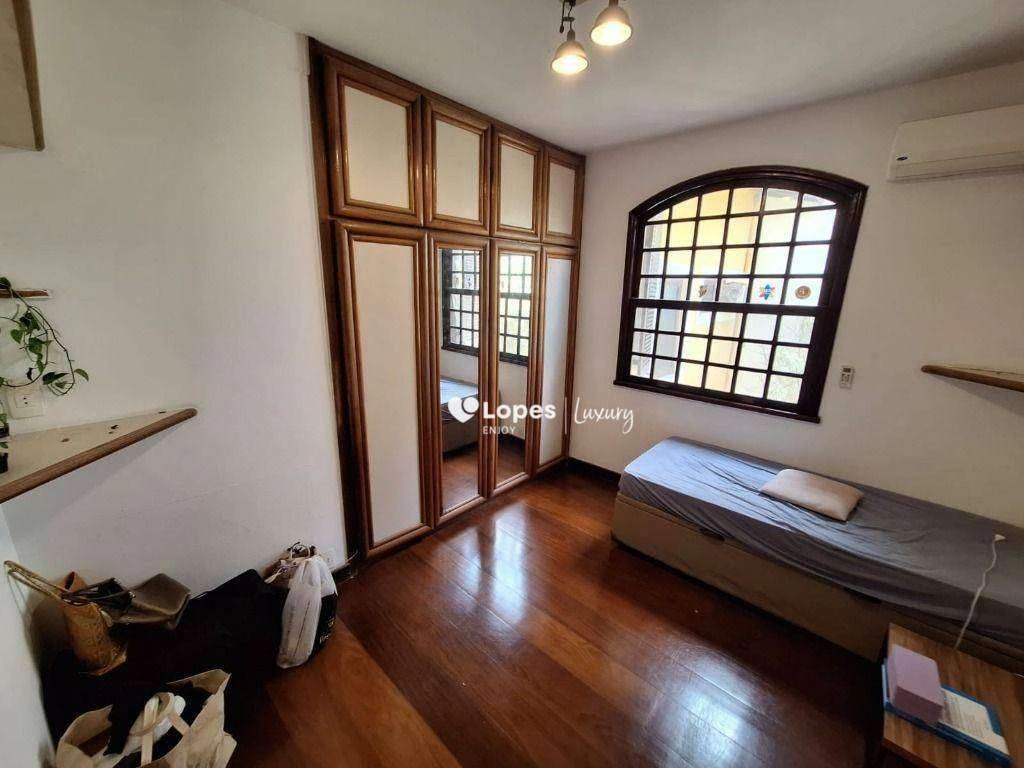 Casa com 6 quartos e 720 m² com piscina e sauna — photo 8