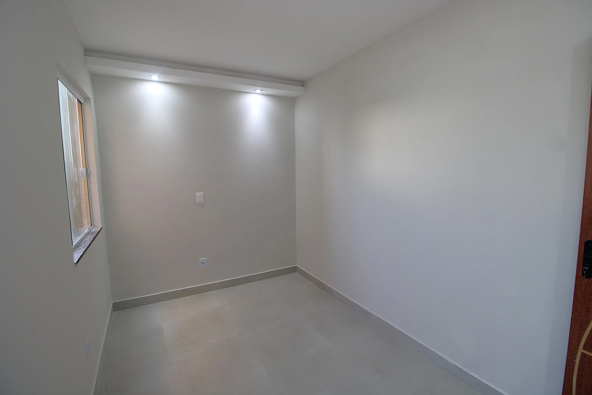 Apartamento sem mobília com 2 quartos, 1 banheiro e varanda — photo 16