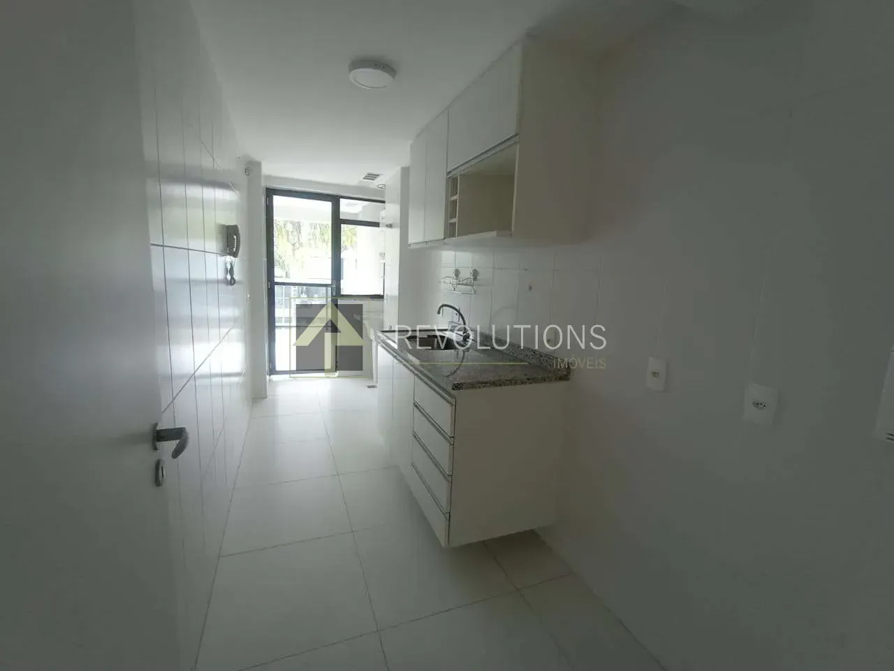 Apartamento sem mobília com 4 quartos e 5 banheiros — photo 4
