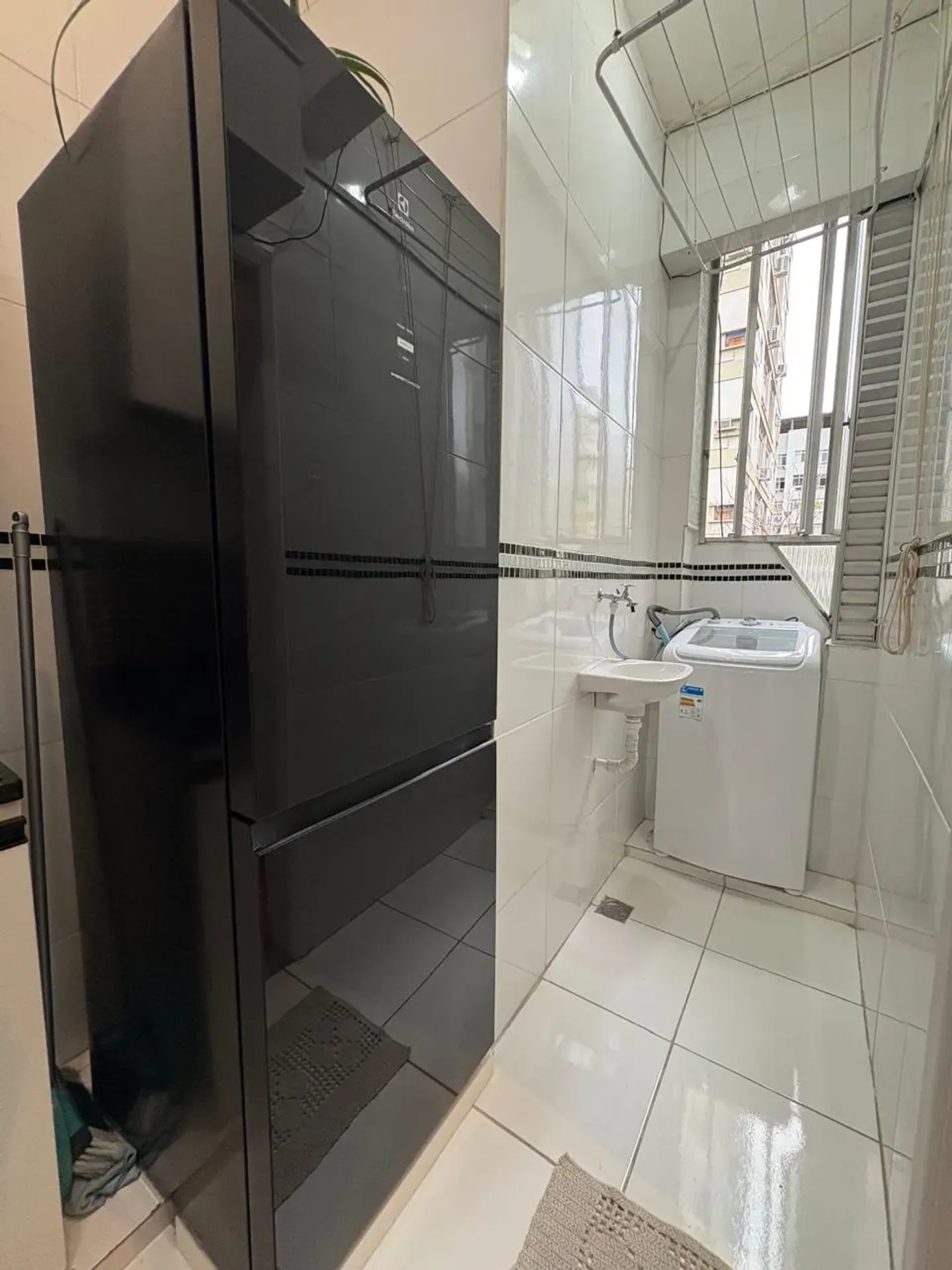 One-bedroom apartment with a washing machine — photo 6