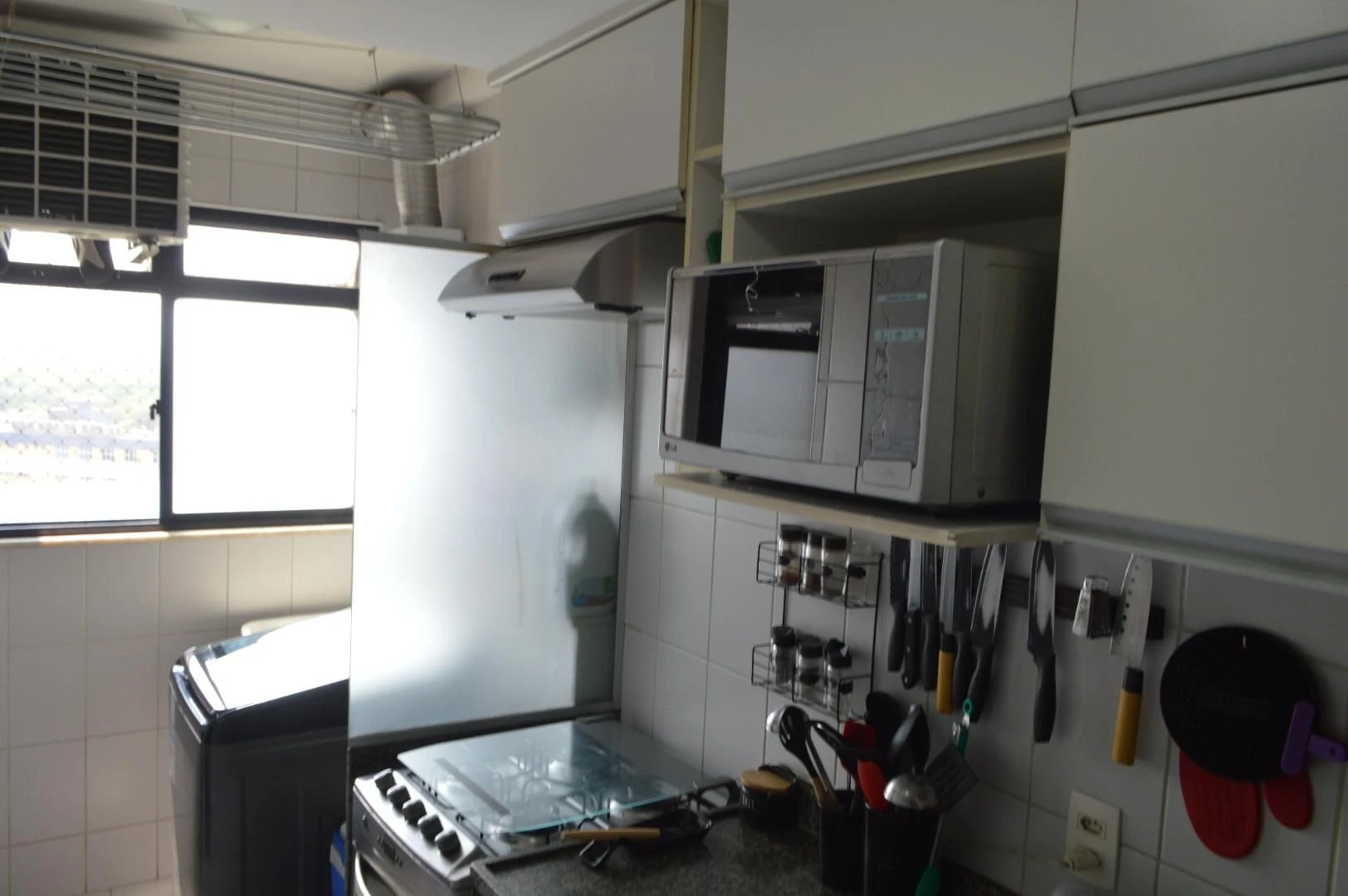 Glass-enclosed balcony in a 3-bedroom apartment, 85 m² — photo 28