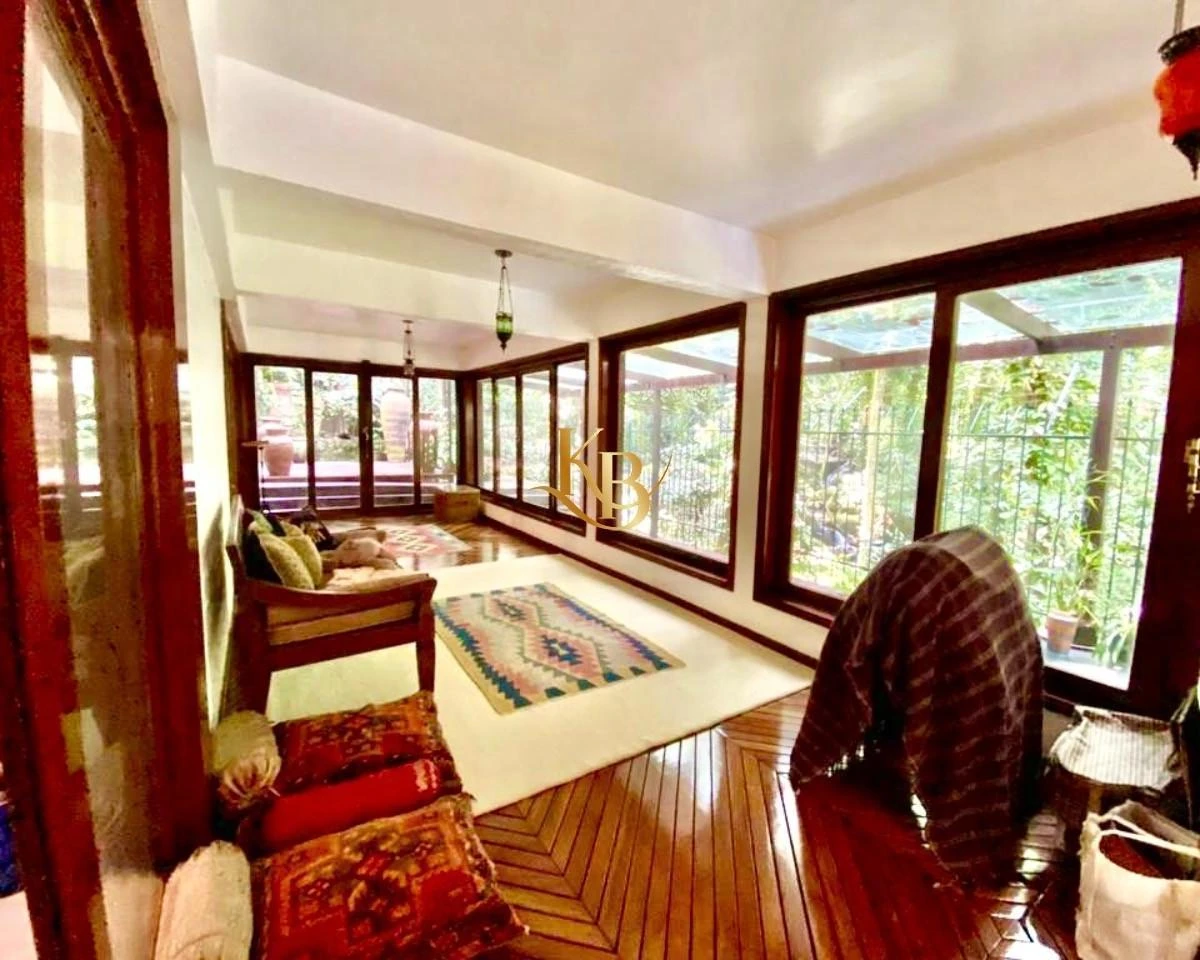 Furnished 350 m² house with 4 bedrooms and a balcony — photo 19