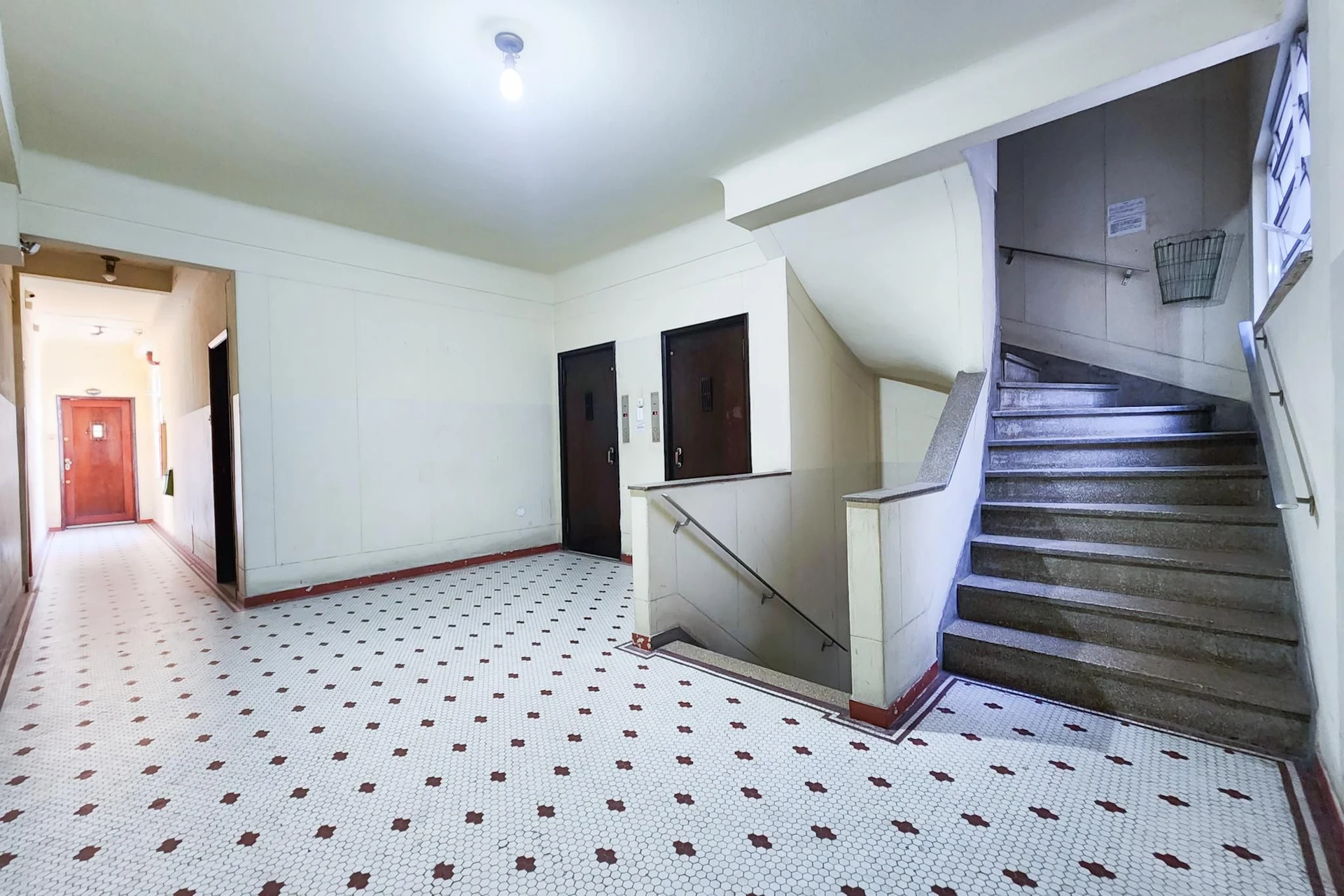 Apartment with balcony, 2 bedrooms and 2 bathrooms — photo 31