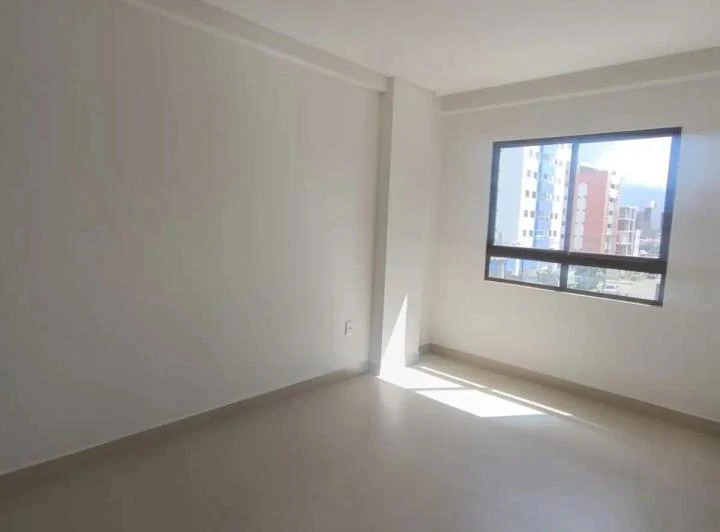 Furnished 2-bedroom apartment with en-suite — photo 4