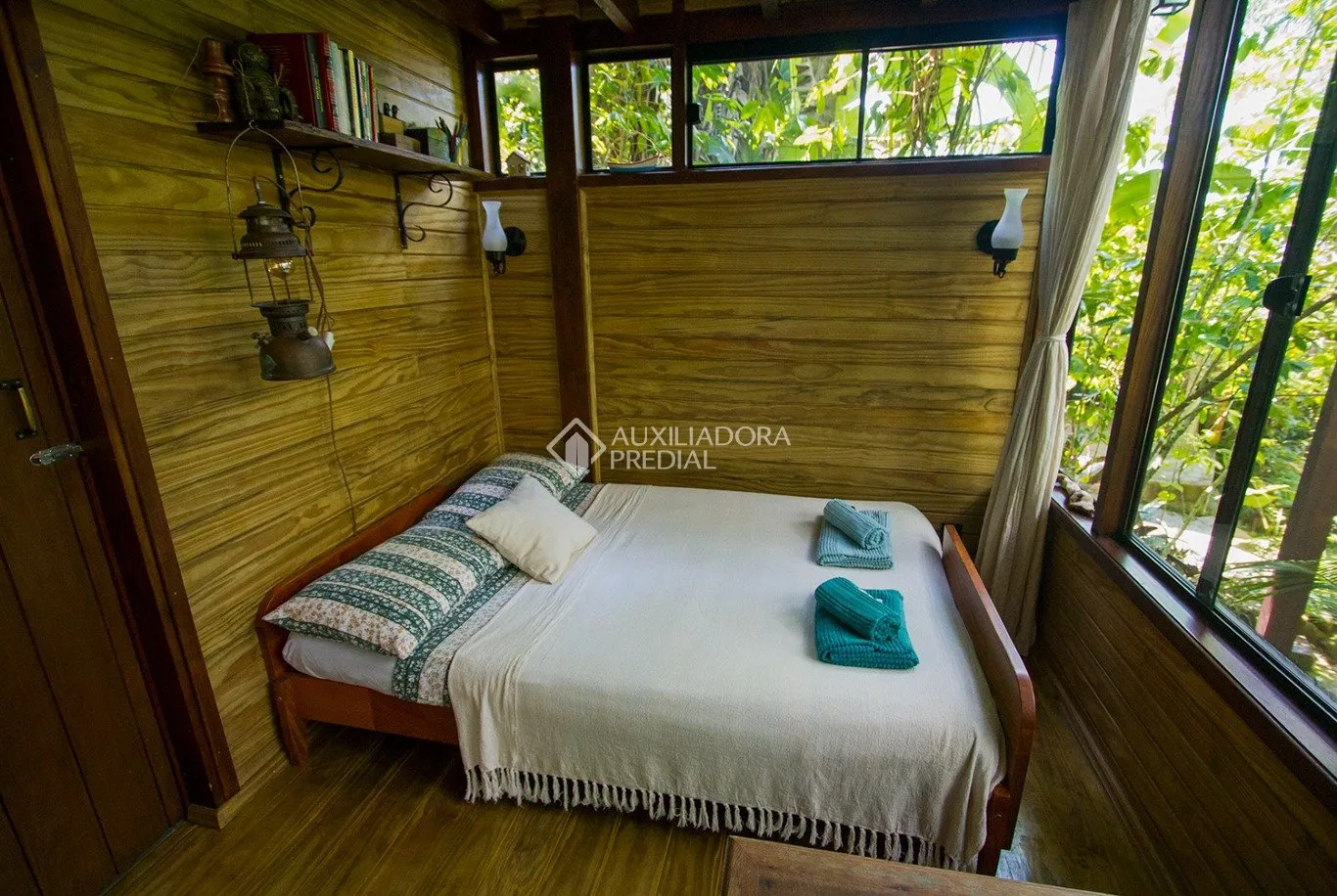 Furnished house with a balcony, 6 bedrooms and 3 baths — photo 55