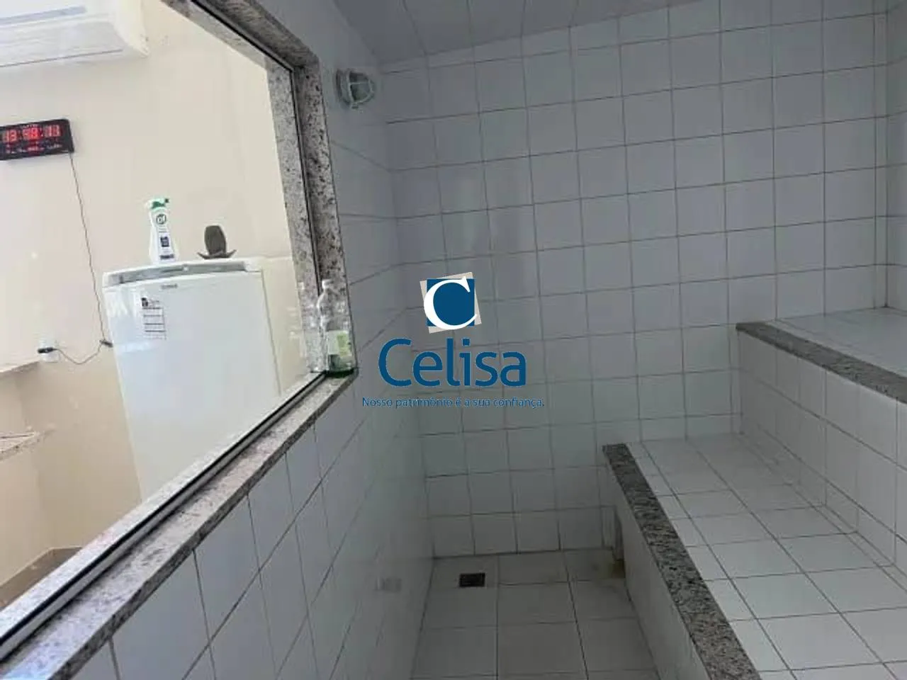 Apartment on the 4th floor with a glass-enclosed balcony — photo 12