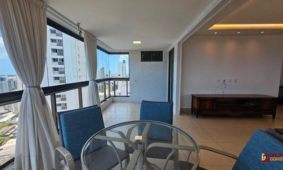 Apartamento de 212 m² com banheira e varanda envidraçada — photo 14