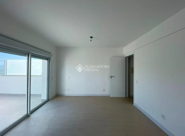 Apartamento com varanda envidraçada e 3 suítes de 162 m² — photo 7
