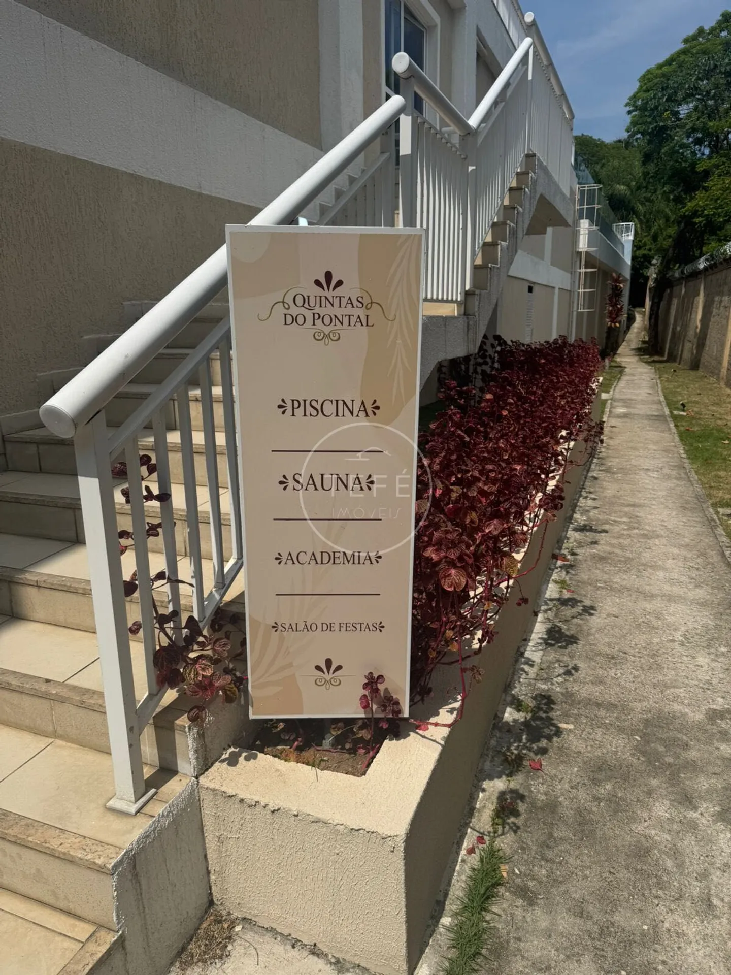 House for rent with 5 suites and 290 m² — photo 44