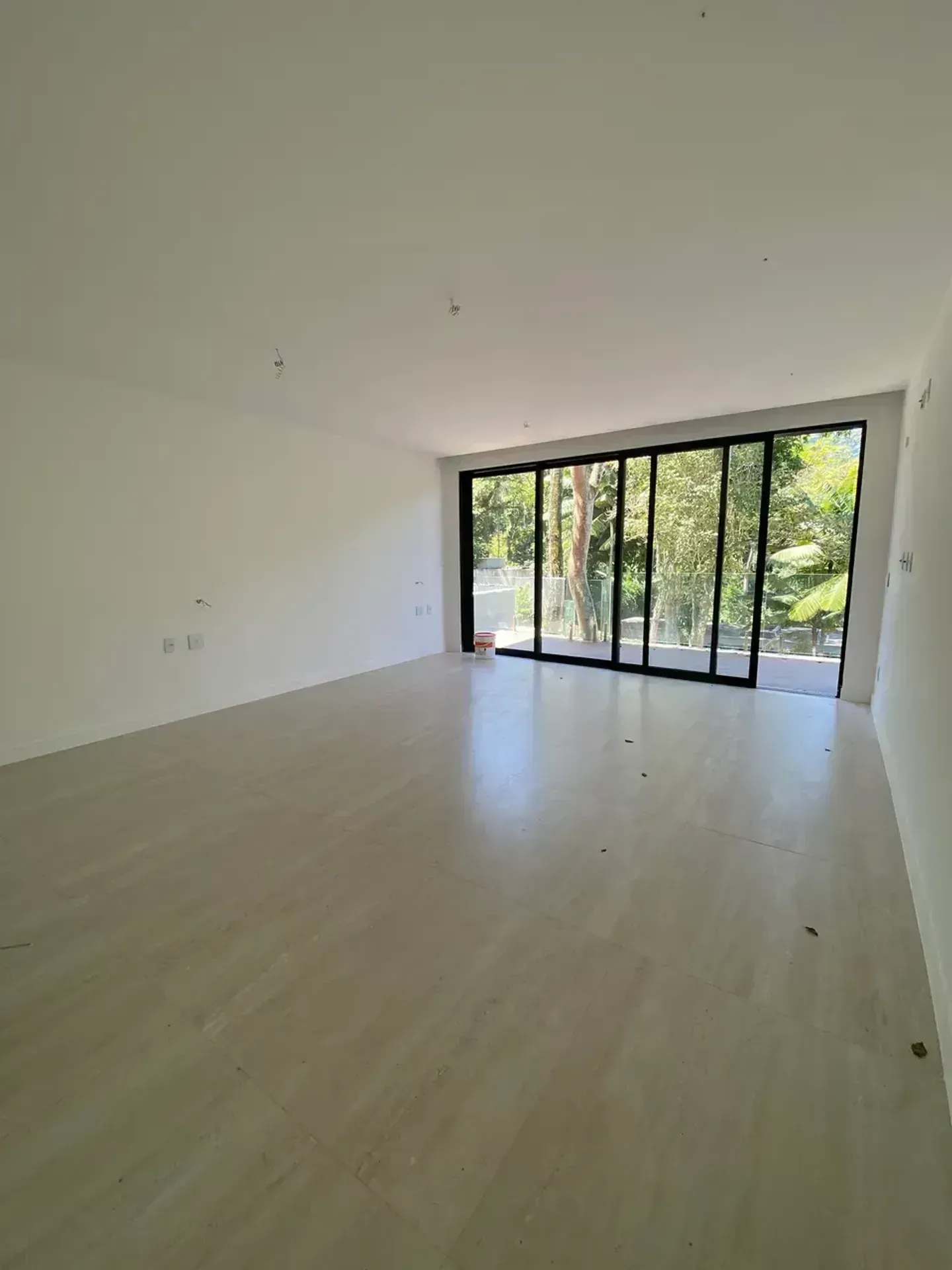 Unfurnished house with 5 bedrooms and 5 bathrooms — photo 13