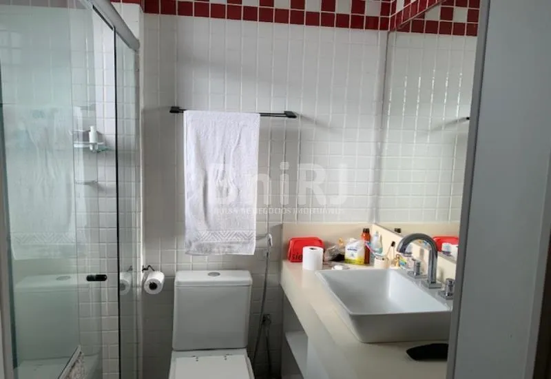 Furnished 2-bedroom apartment with open-plan kitchen — photo 12