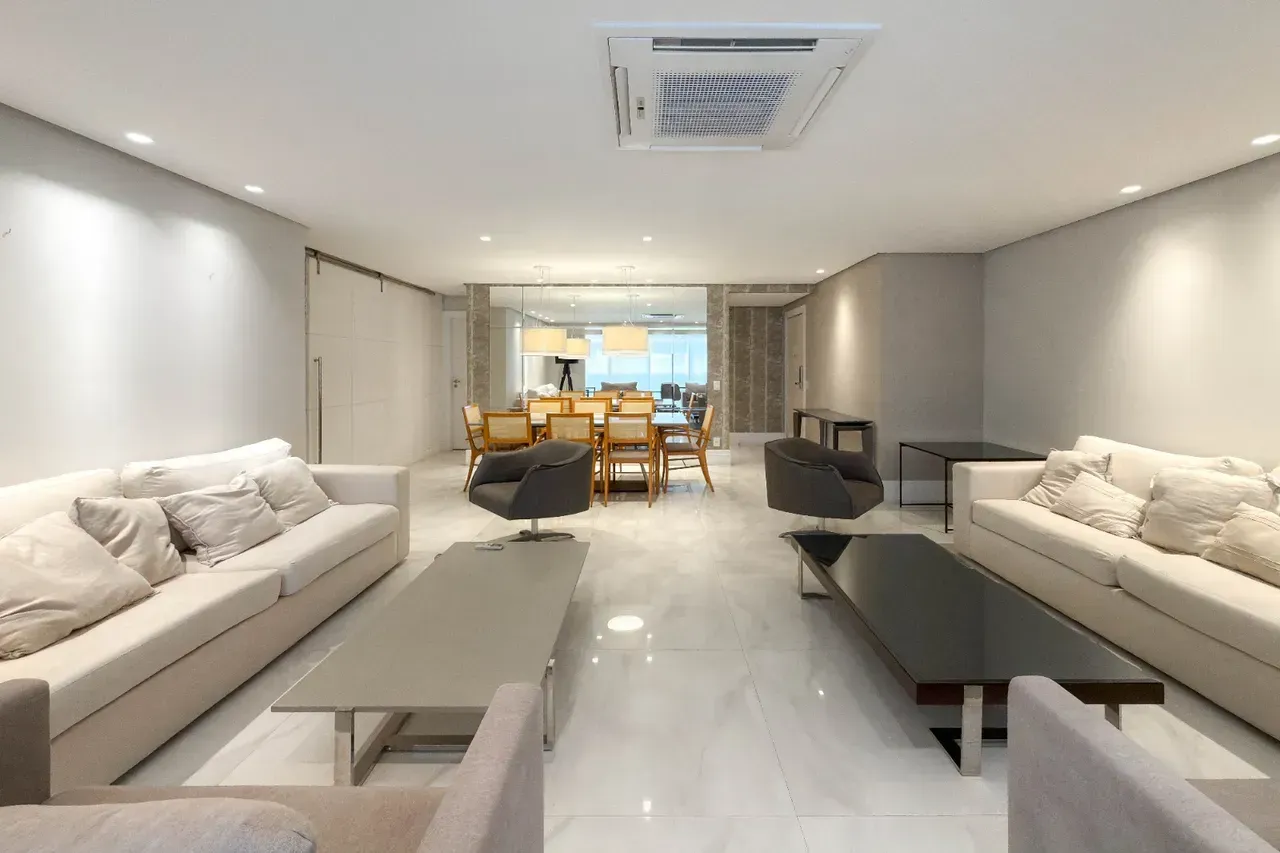 Furnished apartment with 4 bedrooms and 5 bathrooms — photo 15