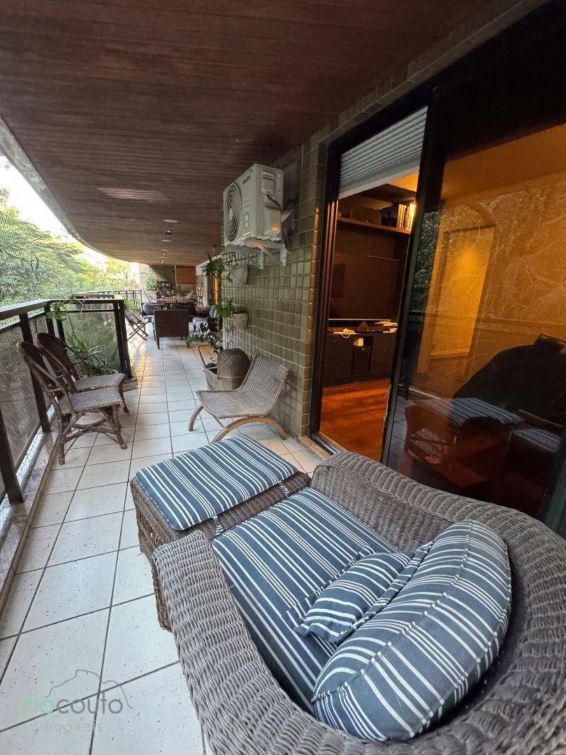 Apartment with 4 bedrooms and balconies, 370 m² — photo 20