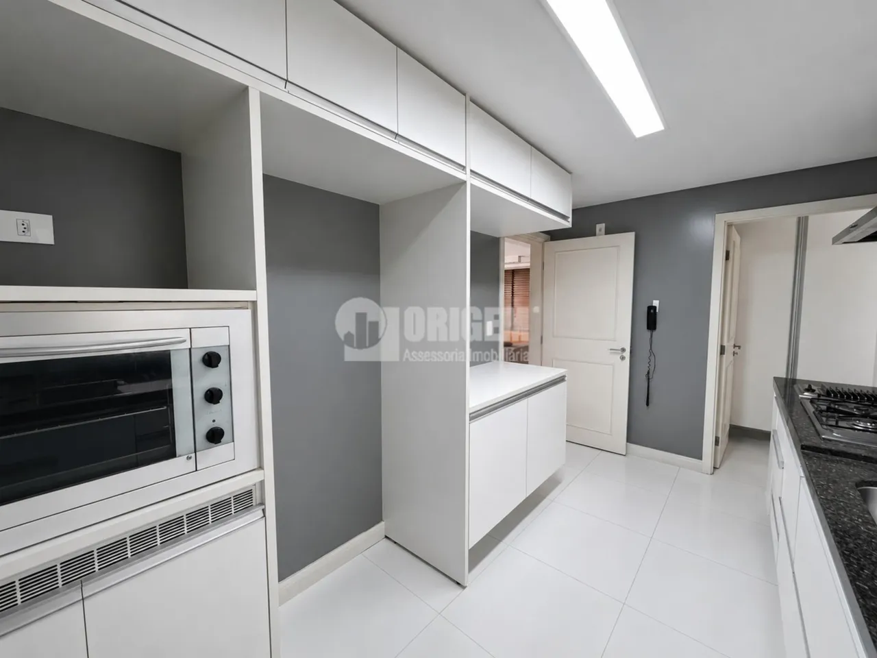 Apartamento de 2 habitaciones con balcón acristalado — photo 7