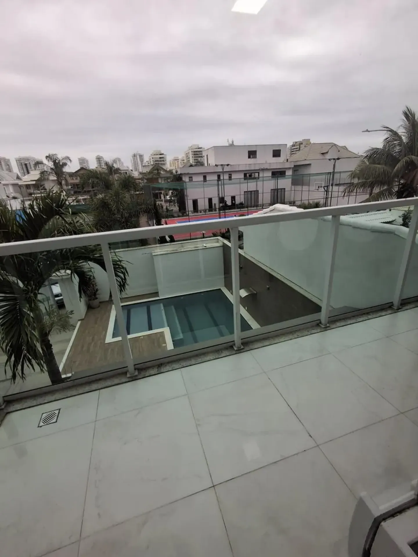 Furnished house with 4 suites and 5 bathrooms, 434 m² — photo 38
