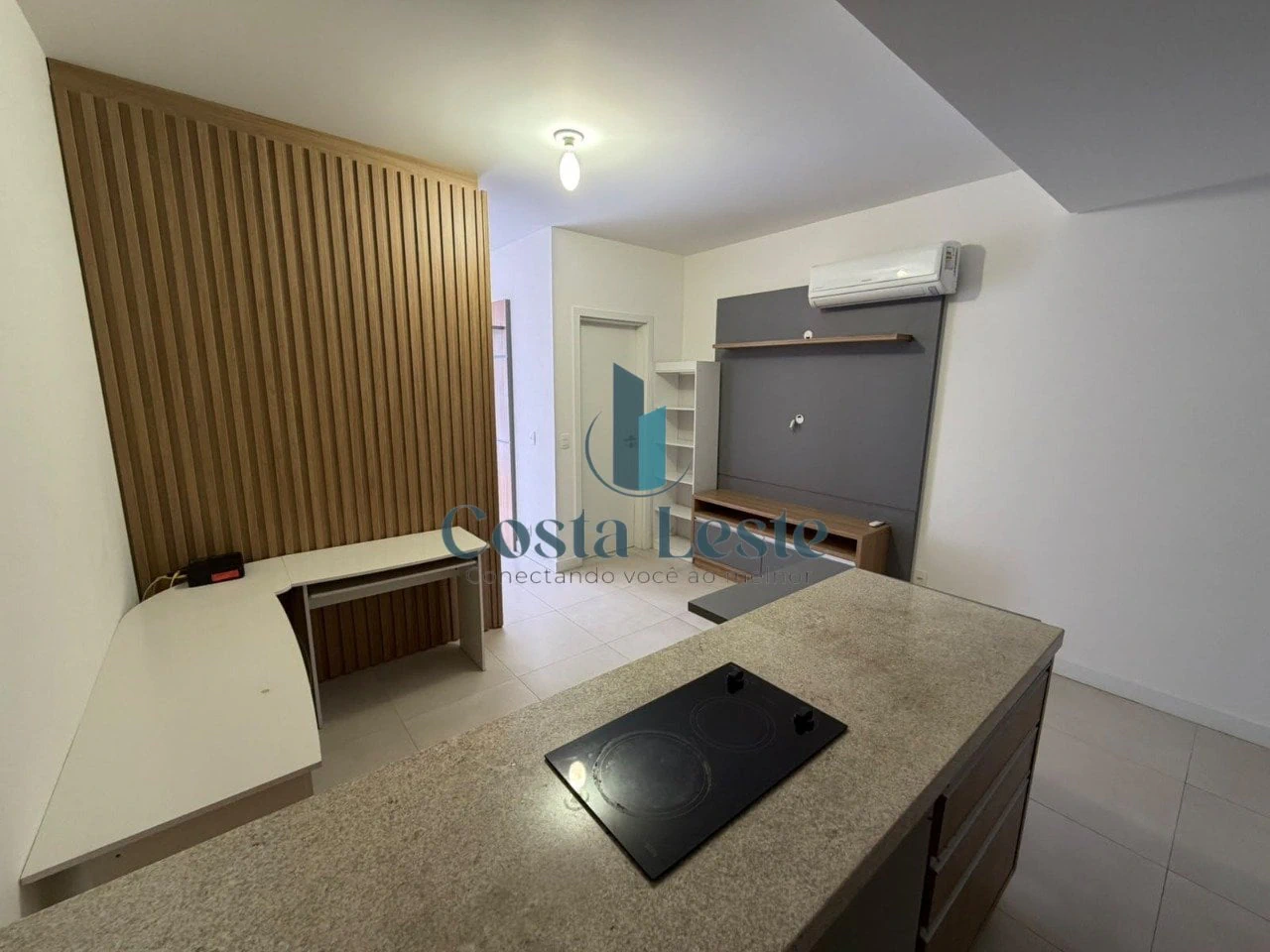One-bedroom apartment with a washing machine — photo 3