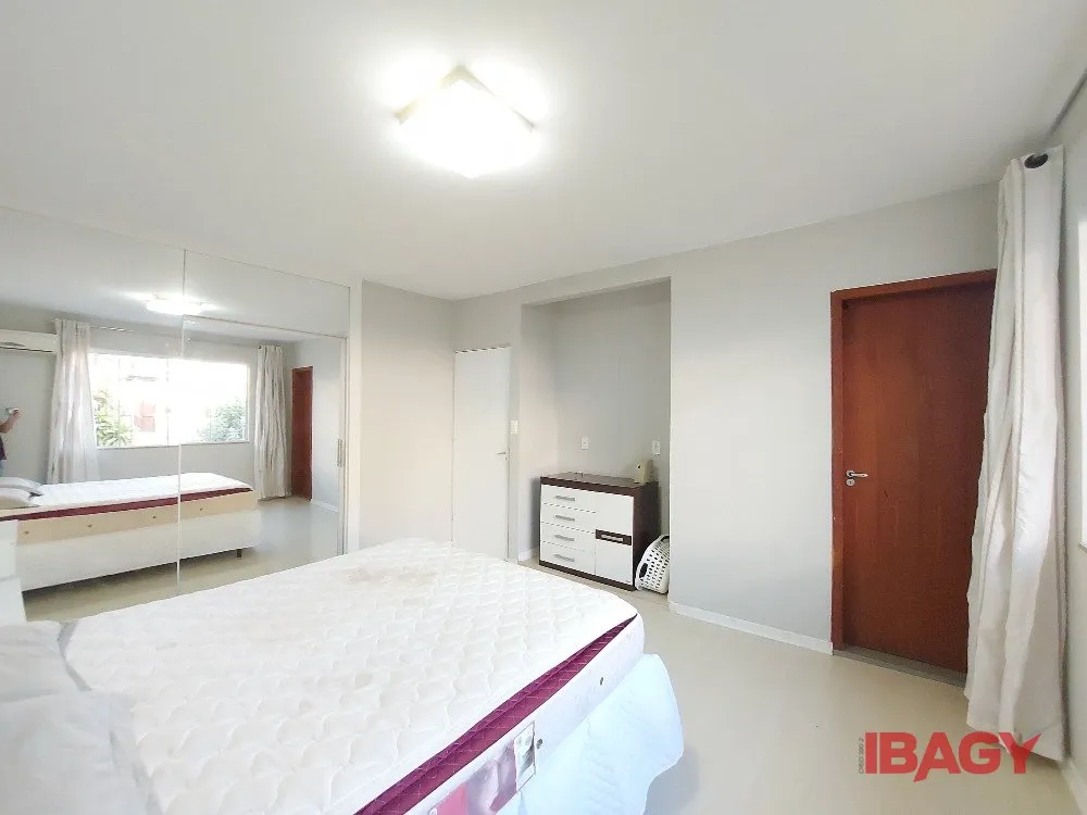 3-bedroom house with a washing machine in Florianópolis — photo 8