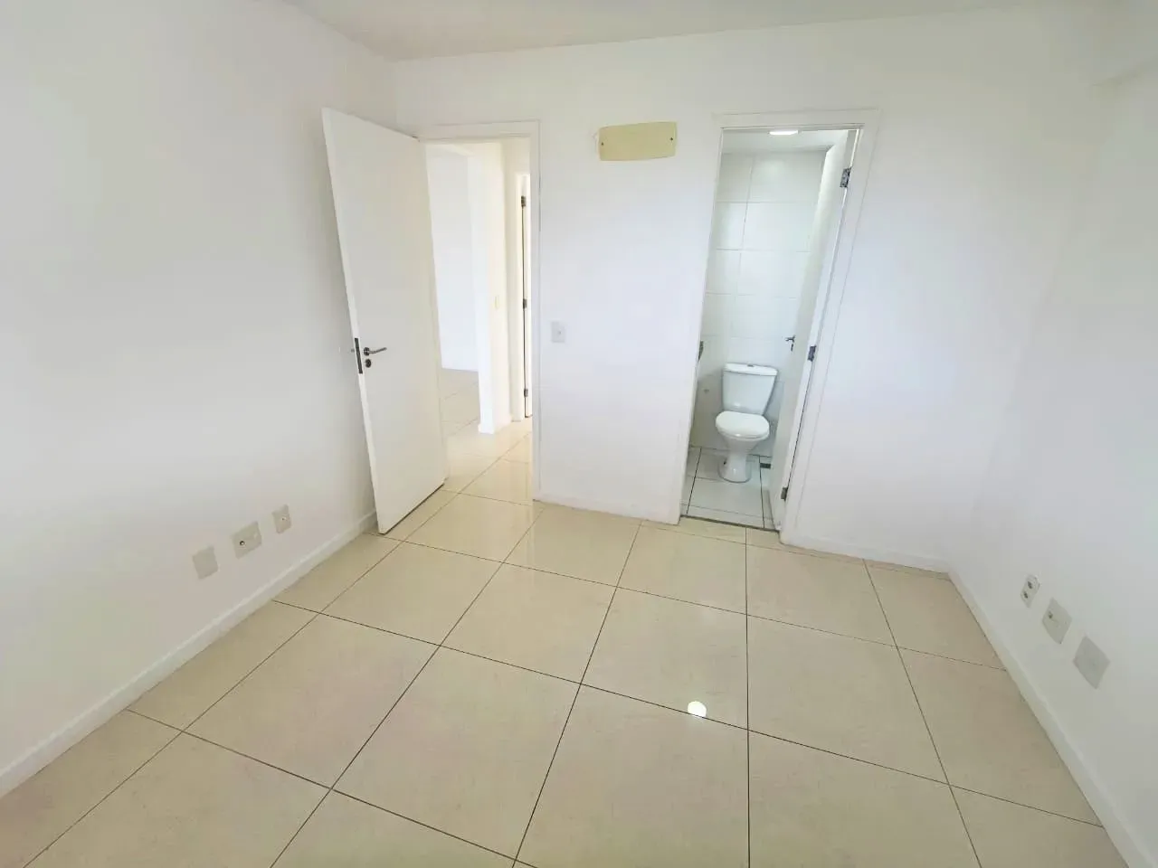 2-bedroom apartment with balcony, closed kitchen — photo 33