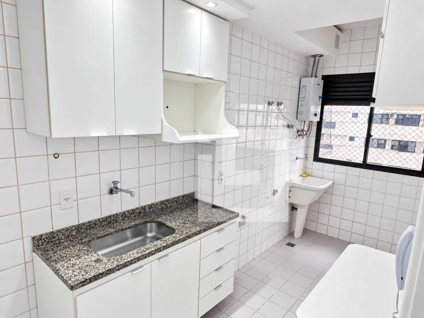 72 m² apartment with a home office and a washing machine — photo 5