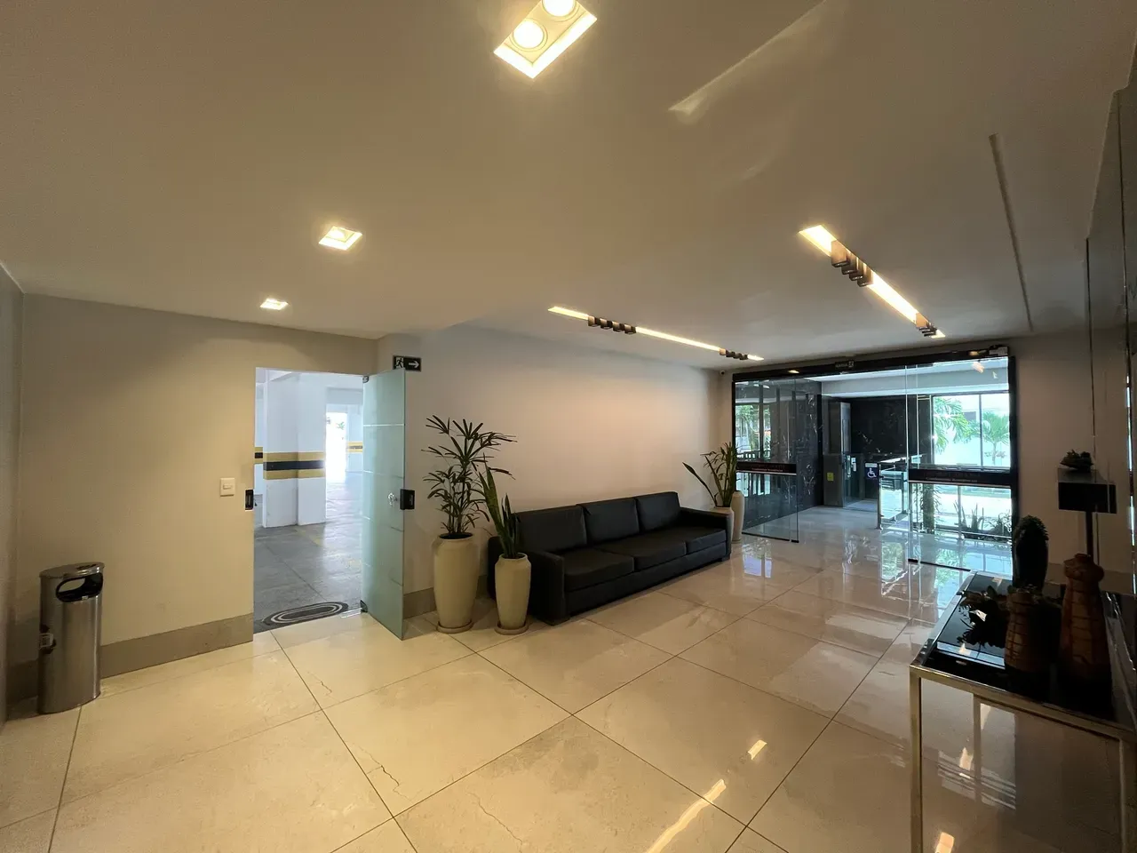 Вид на воду та 4 спальні: квартира 156 м² — photo 9