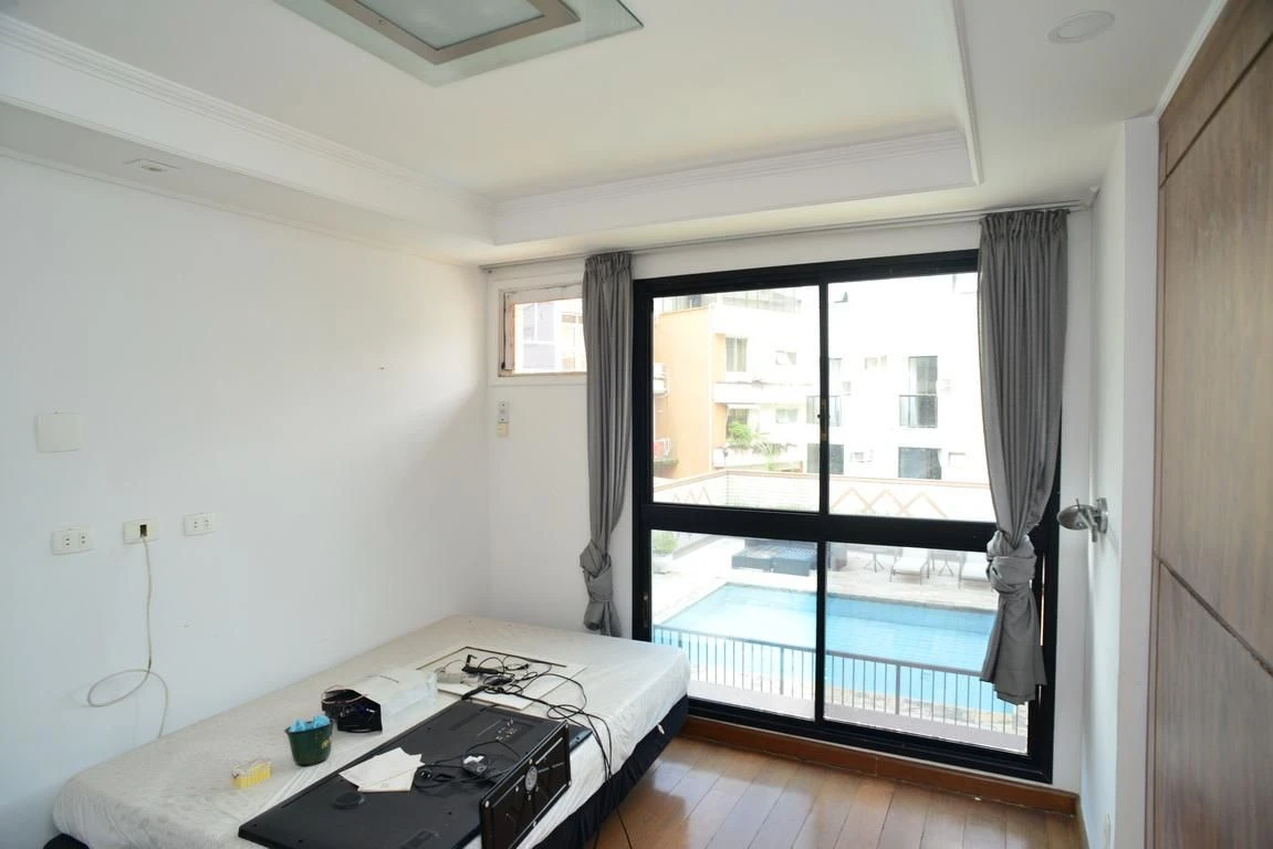 Rentable apartment with 4 bedrooms and a balcony