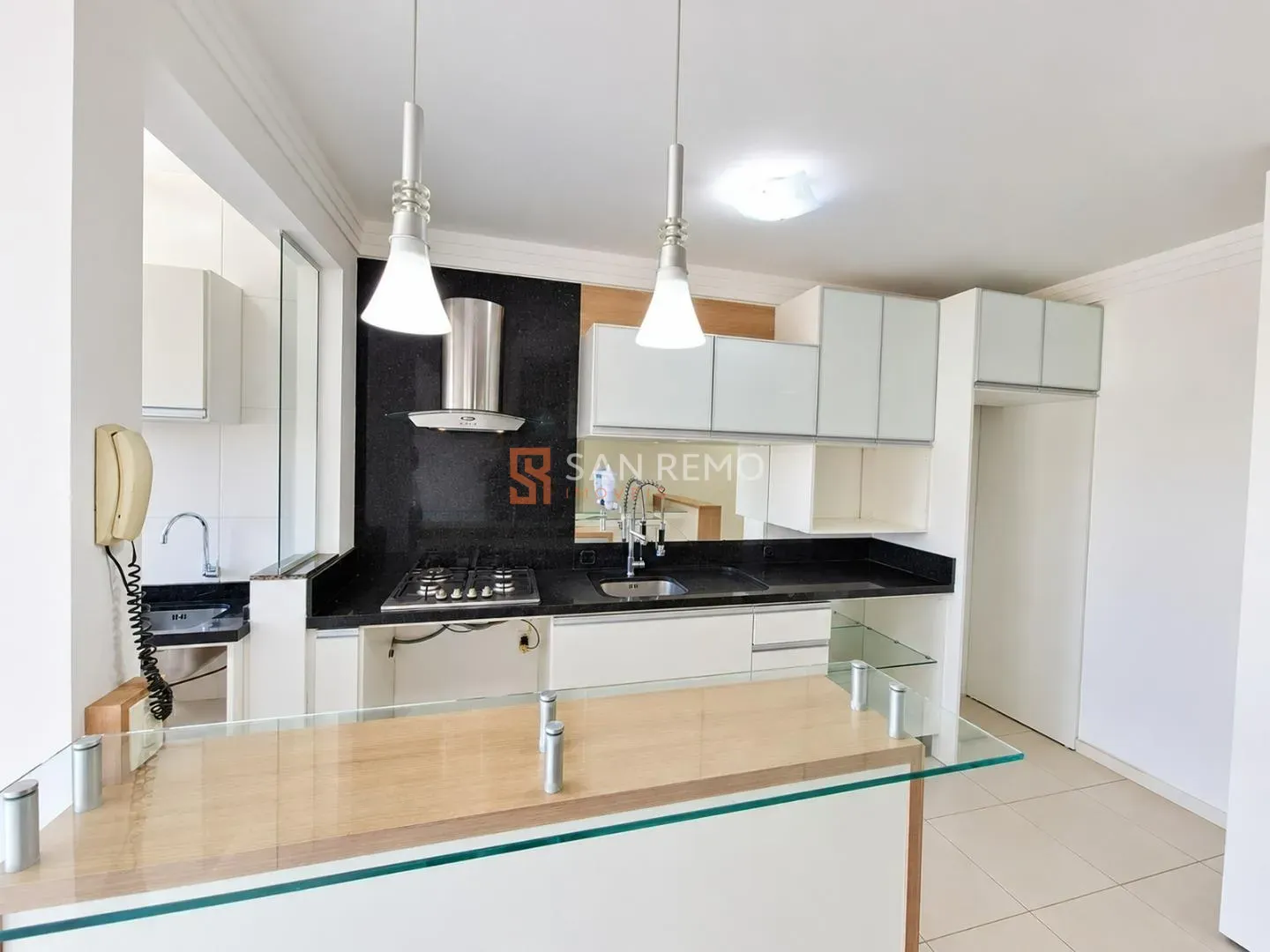 Furnished apartment, 71 m², with a glass-enclosed balcony — photo 4