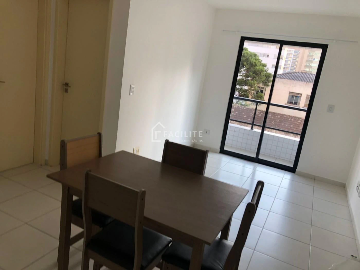 One-bedroom apartment with a washing machine in Curitiba — photo 10