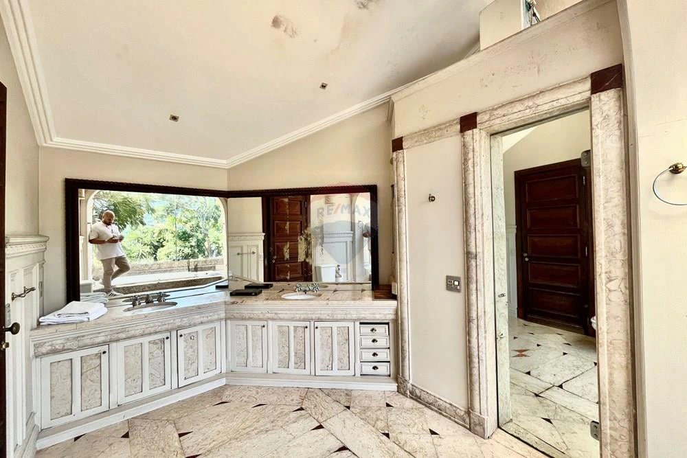 Будинок 1300 м² з 5 спальнями та 10 паркувань — photo 22