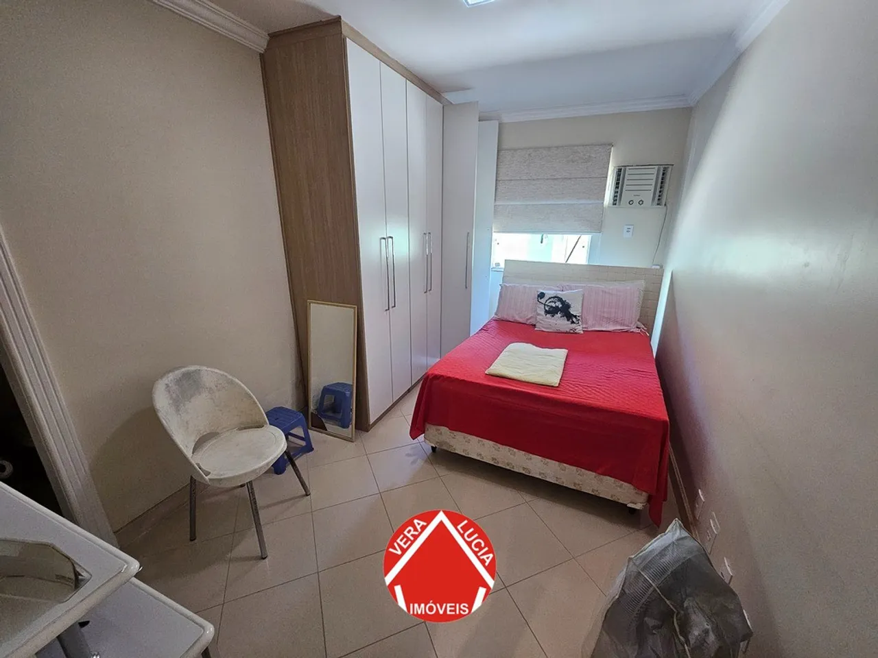 Furnished house with 5 bedrooms and open-plan kitchen — photo 16